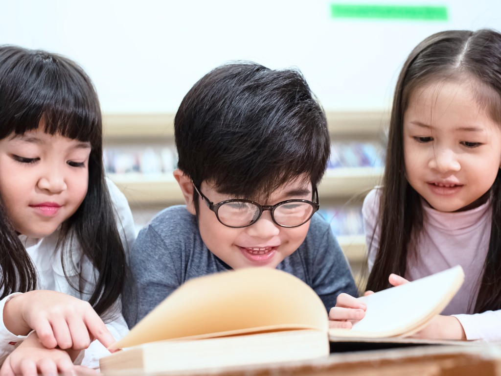 làm sao để trẻ học tiếng Anh từ sớm vẫn hiệu quả