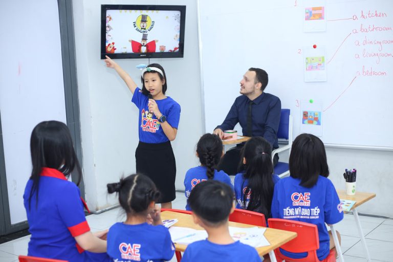 Dự án trải nghiệm thực tế và thí nghiệm khoa học trong tại CAE Leaders.