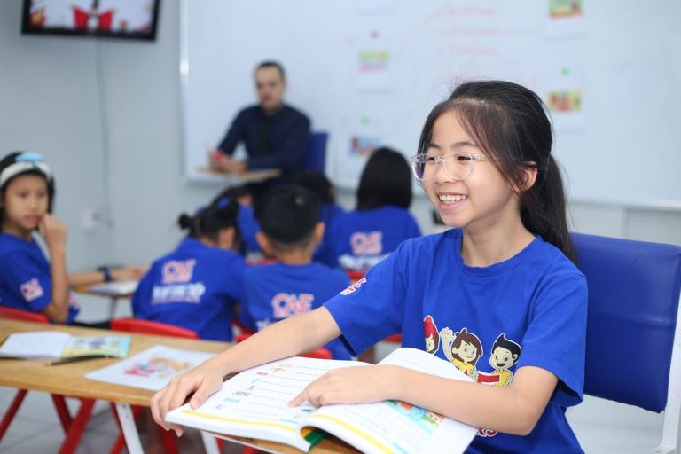 Môi trường học tập: Lớp học truyền thống và không gian trải nghiệm thực tế