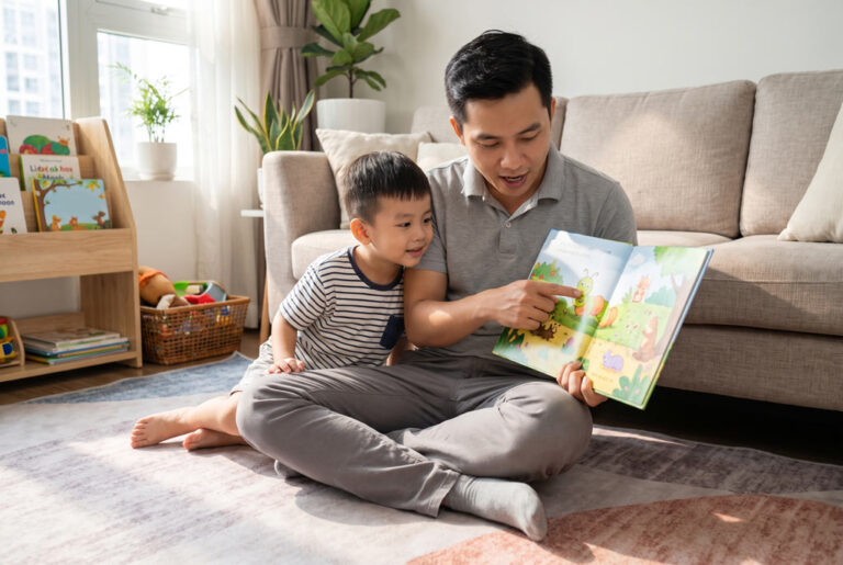 Khai thác kho tàng truyện tranh và tài liệu tiếng Anh sinh động