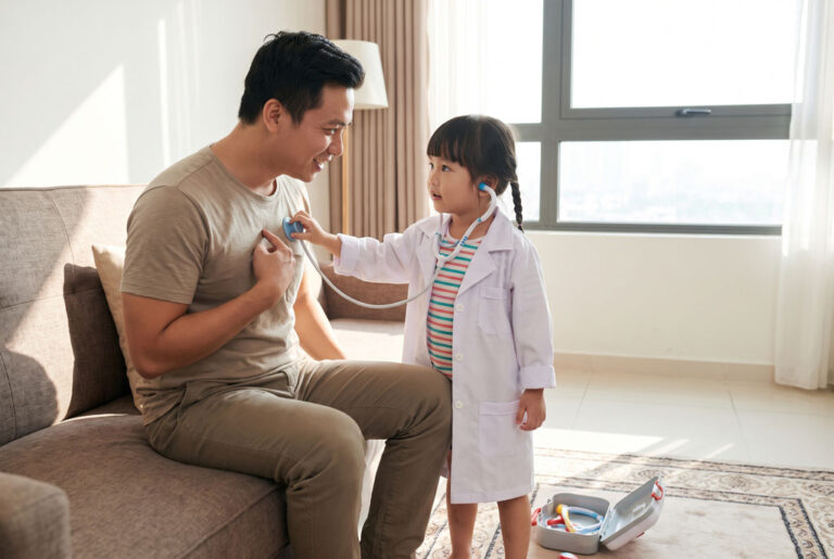 Phát triển kỹ năng giao tiếp thông qua hoạt động đóng vai