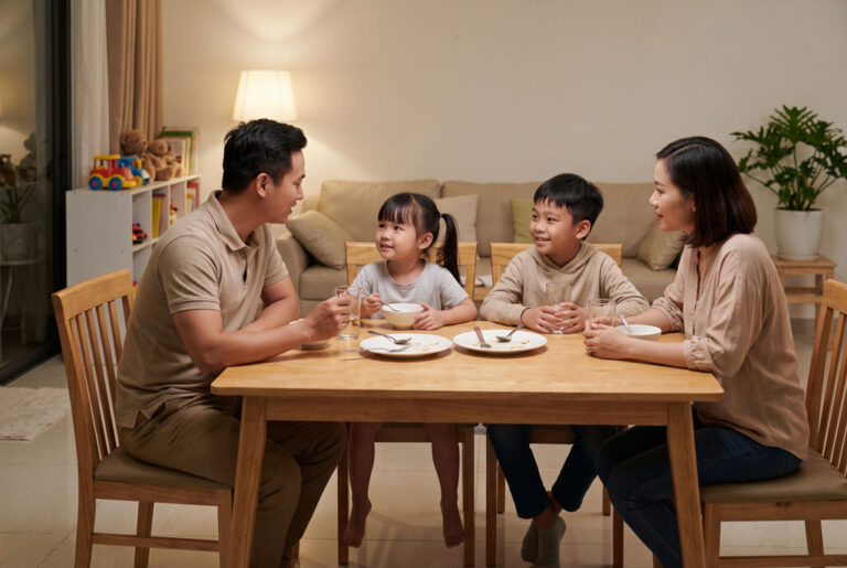 Xây dựng môi trường giao tiếp tự nhiên tại gia đình