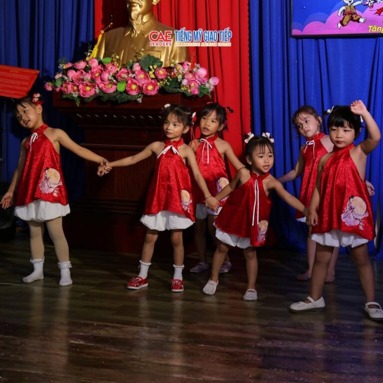 dem hoi trang ram 07