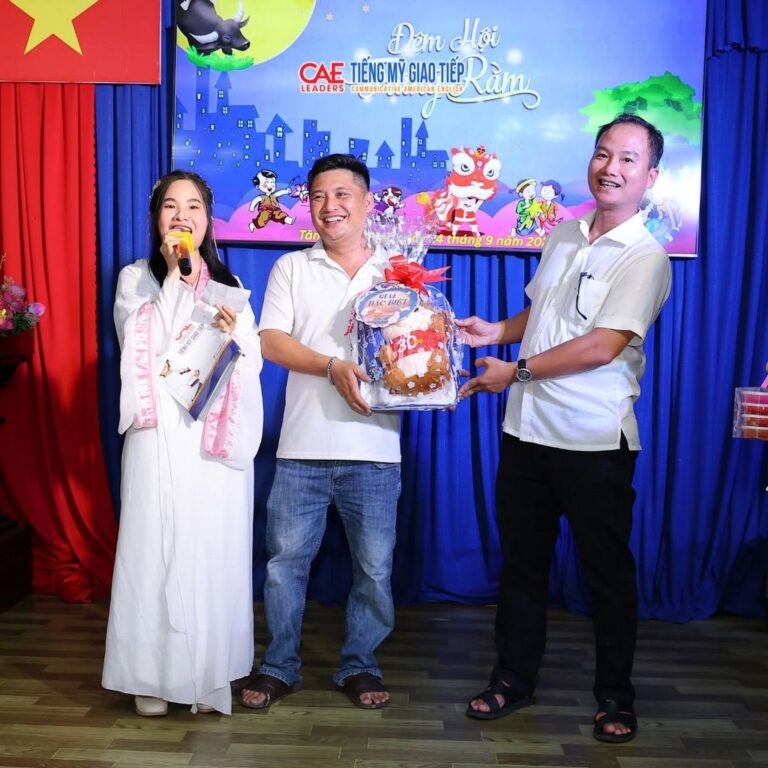dem hoi trang ram 08